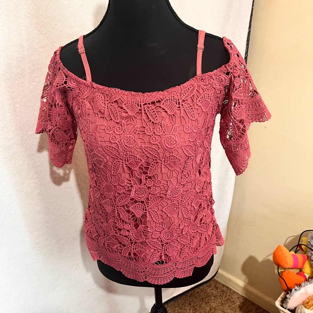 Miss Chievous Lace Off-Shoulder Blouse in Mauve Boho Chic Cottagecore